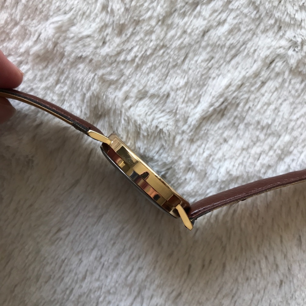 Vegan leather MOON dial quartz analog watch - Picture 7 of 7